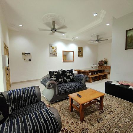 Homestay Roma Suite كُوالا تيرينغانو المظهر الخارجي الصورة
