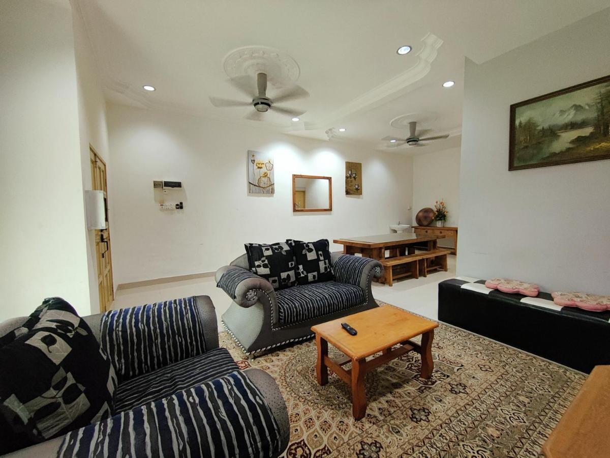 Homestay Roma Suite كُوالا تيرينغانو المظهر الخارجي الصورة